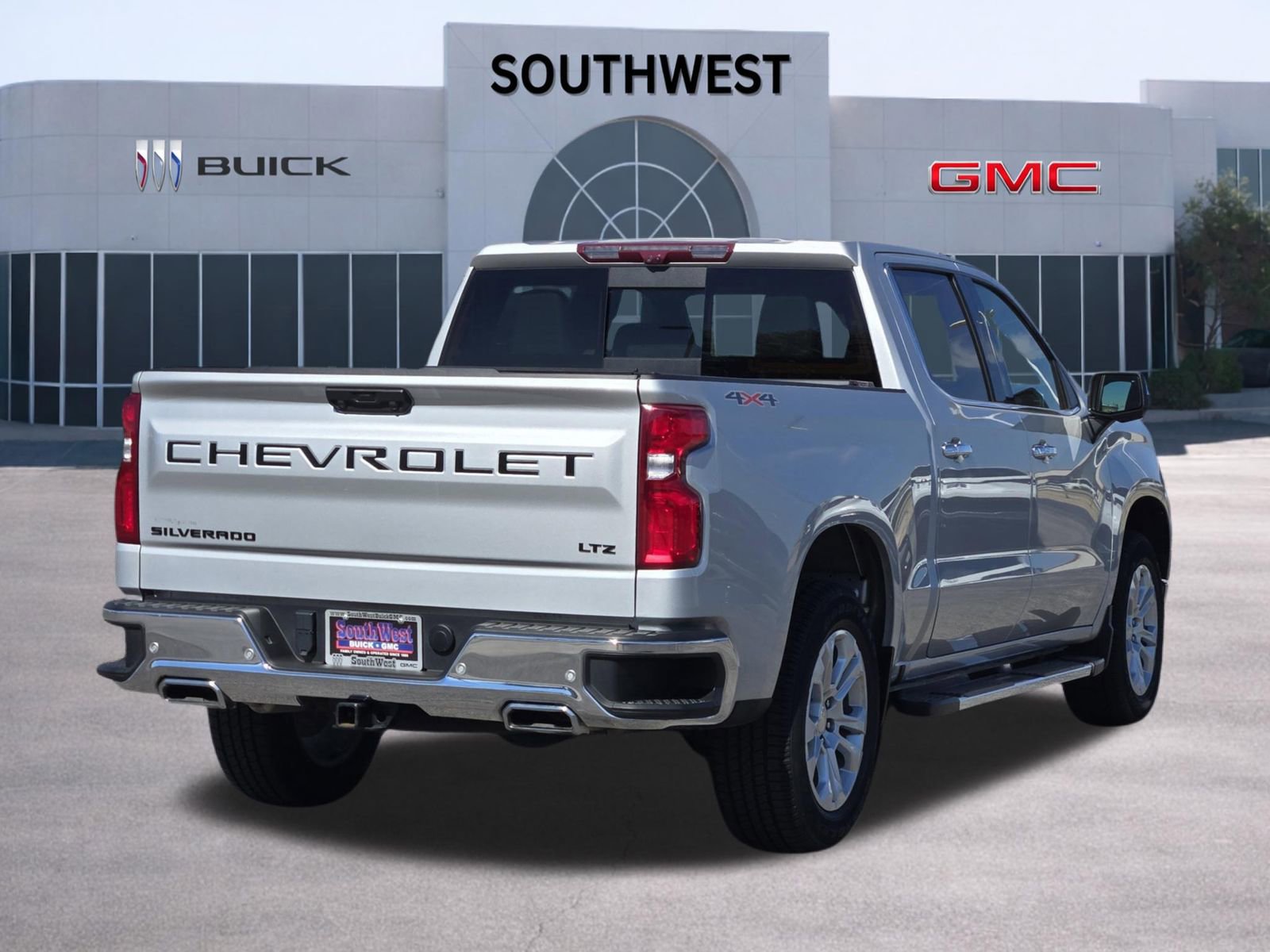 Certified 2022 Chevrolet Silverado 1500 LTZ w/ Technology Package image 5