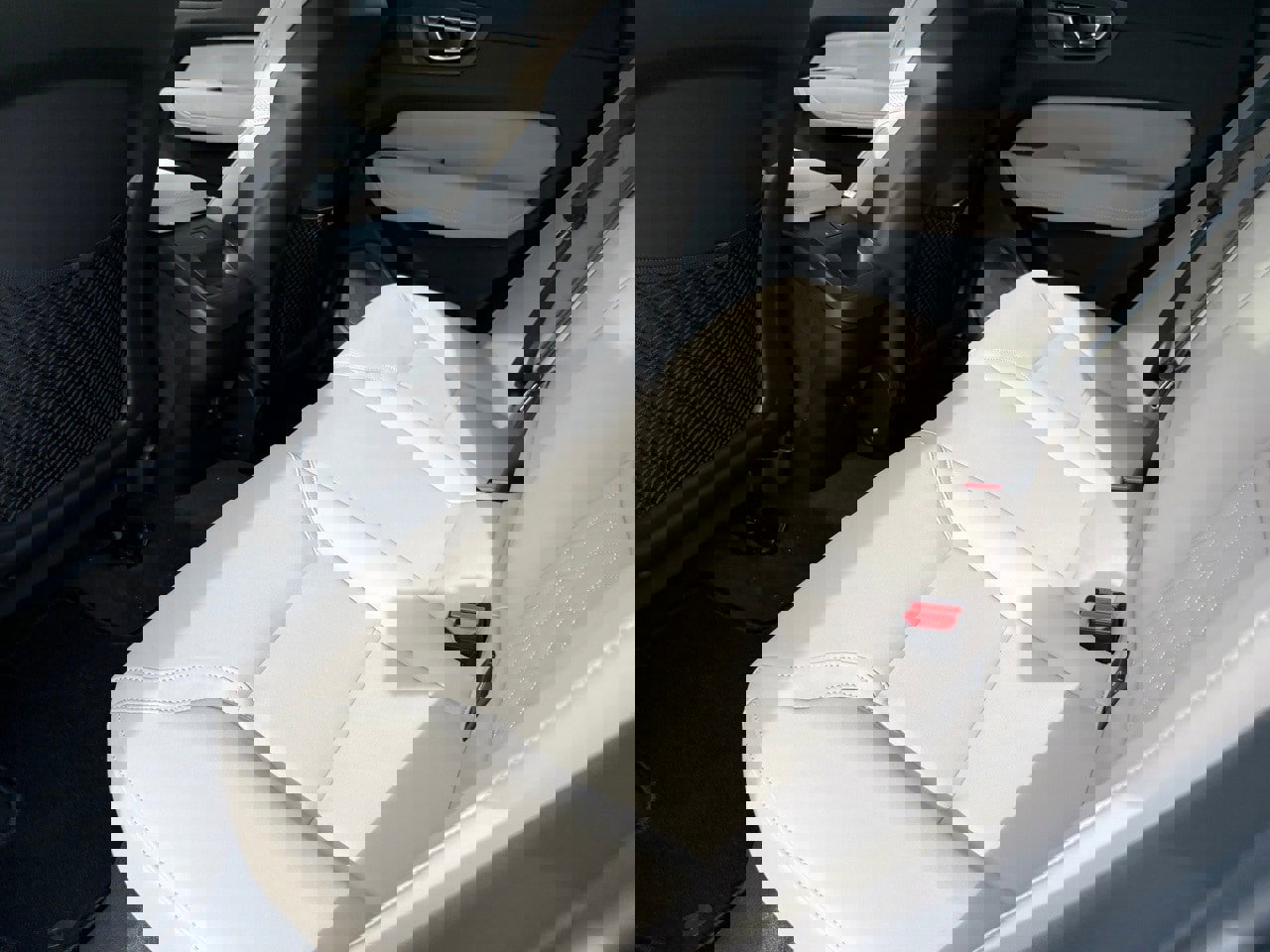 New 2026 Volvo XC60 B5 Plus w/ Protection Package Premier image 20