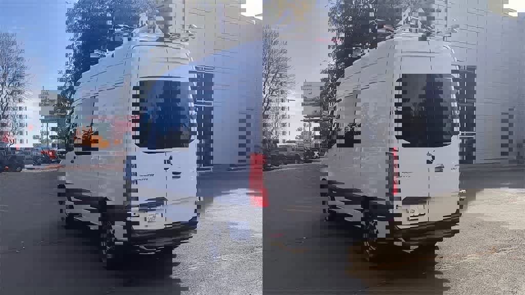 Used 2023 Mercedes-Benz Sprinter 2500 image 7