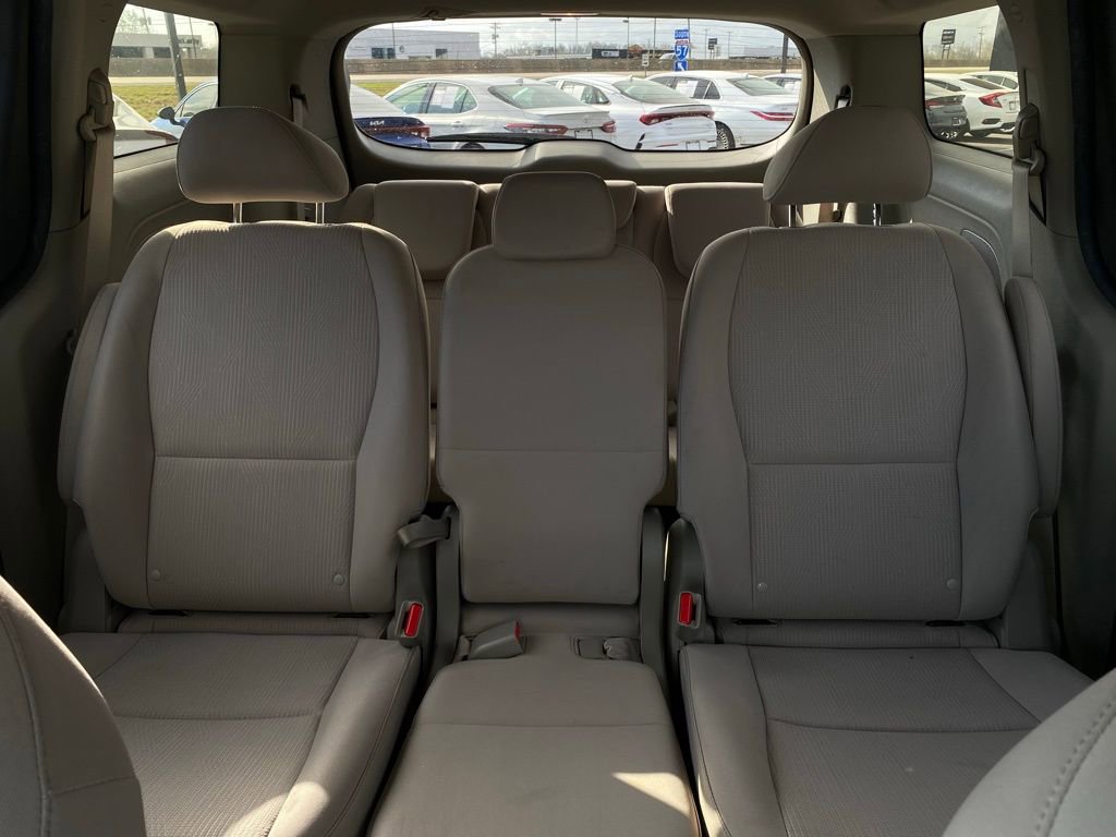 Used 2021 Kia Sedona LX image 24