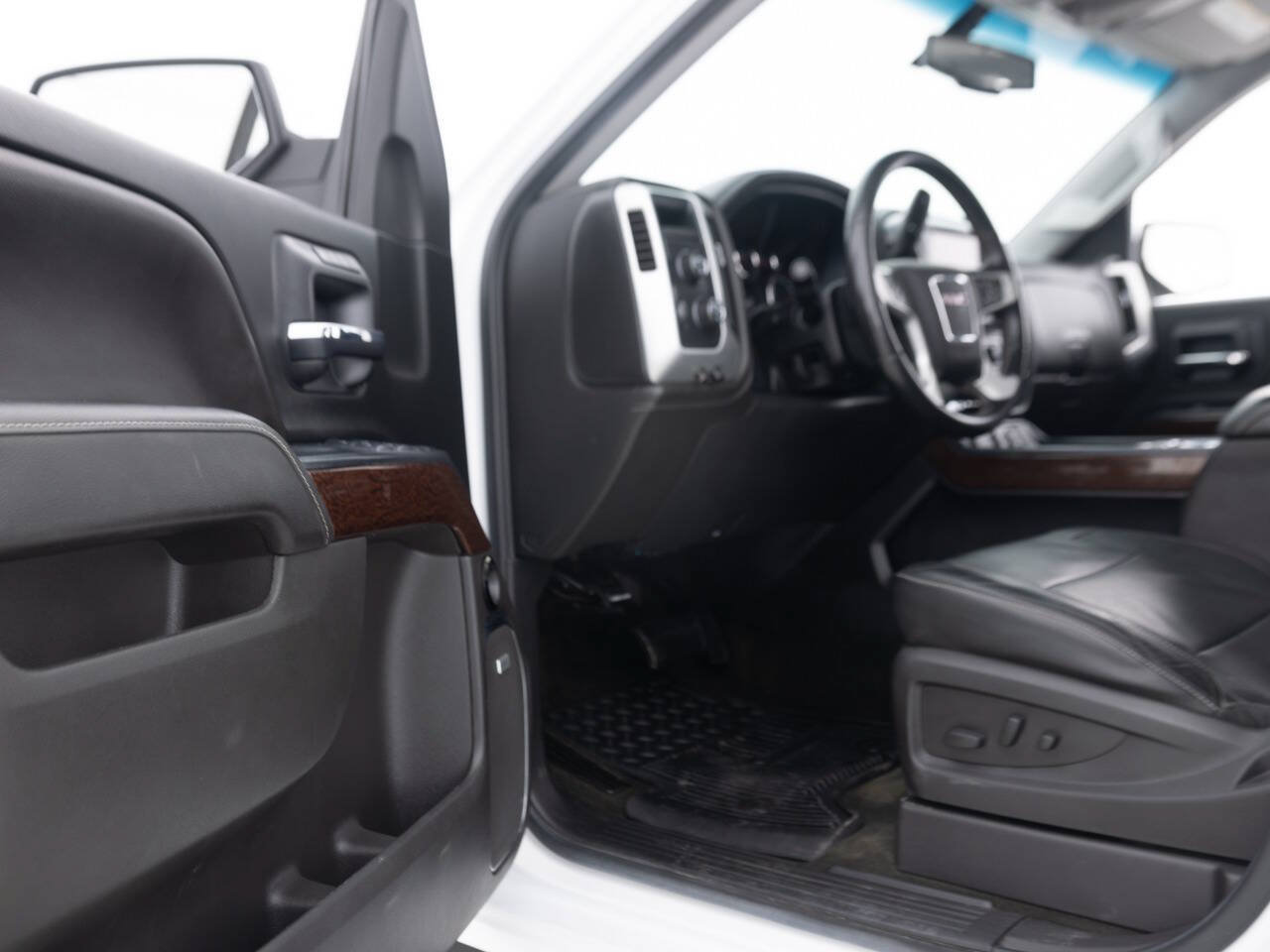 Used 2016 GMC Sierra 1500 SLT w/ SLT Premium Package AWD/4WD image 28
