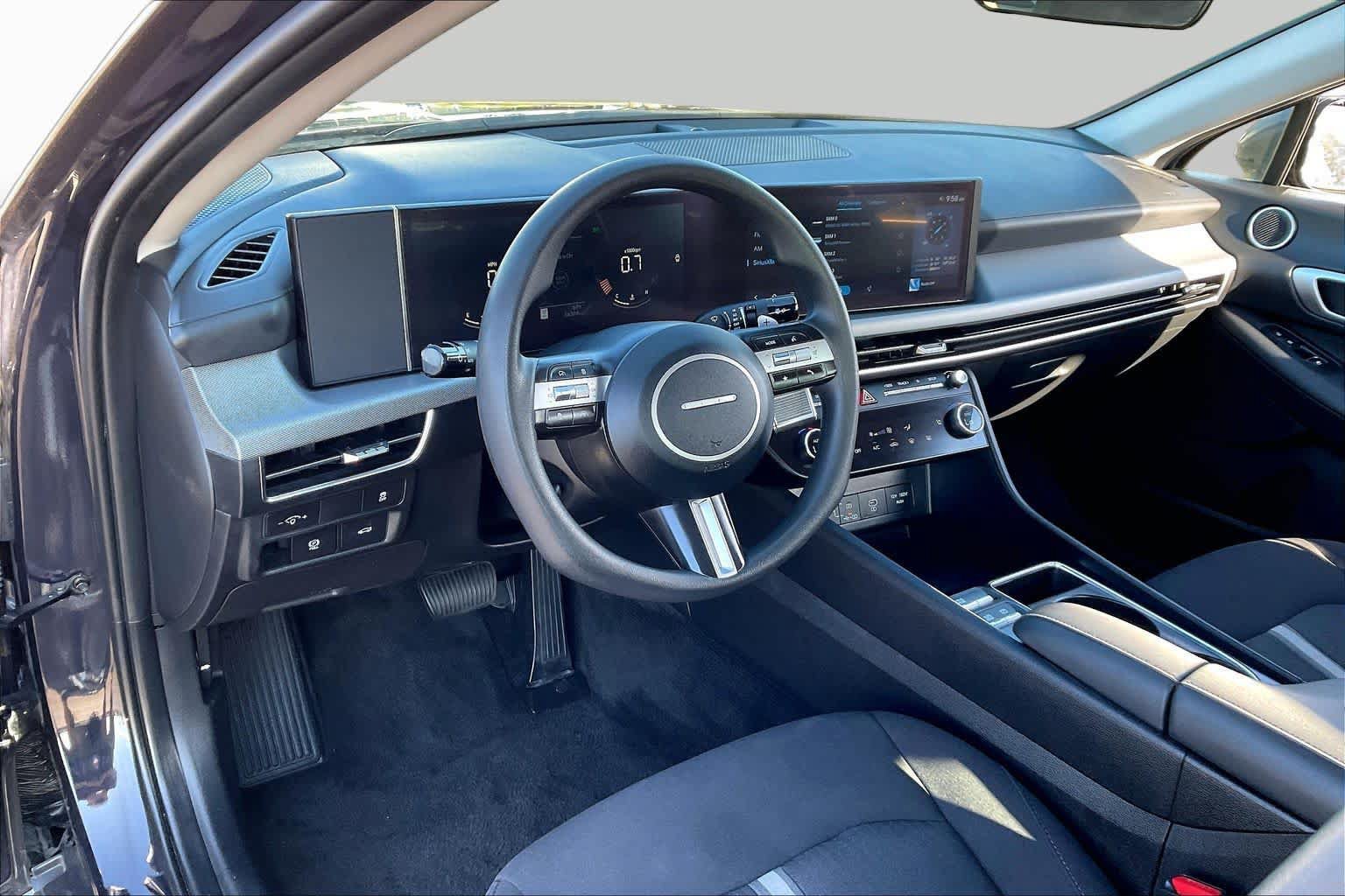 Used 2025 Hyundai Sonata SEL FWD image 16