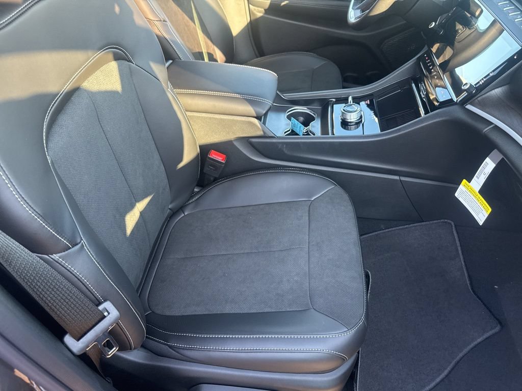 New 2026 Jeep Grand Cherokee Altitude AWD/4WD image 53