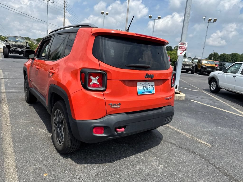 Used 2015 Jeep Renegade Trailhawk w/ Popular Equipment Group AWD/4WD image 21