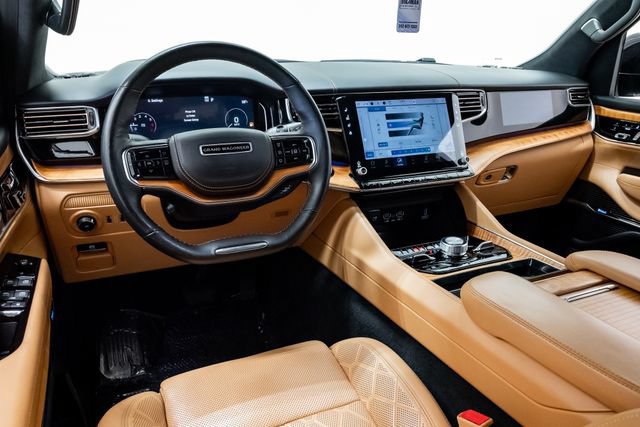 Used 2023 Jeep Grand Wagoneer Series III AWD/4WD image 8