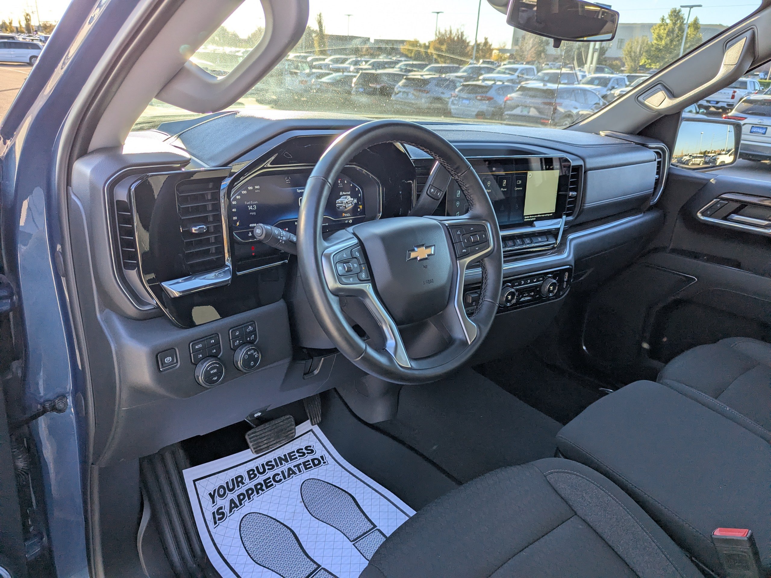 Certified 2024 Chevrolet Silverado 1500 LT AWD/4WD image 12