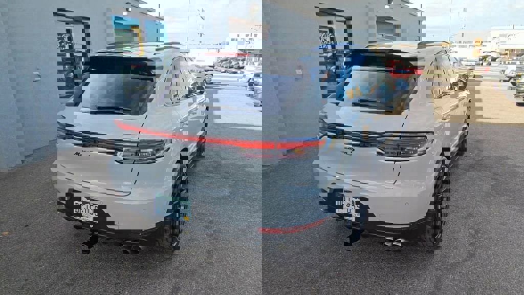 Used 2021 Porsche Macan S image 7