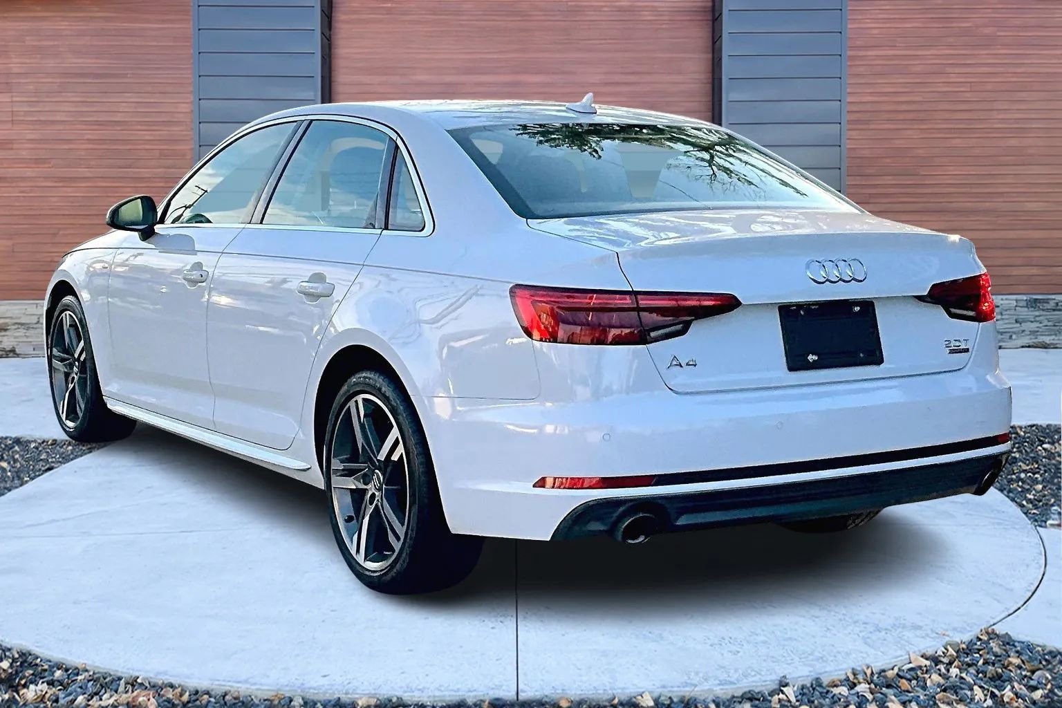 Used 2017 Audi A4 2.0T Premium Plus w/ Premium Plus Package image 2