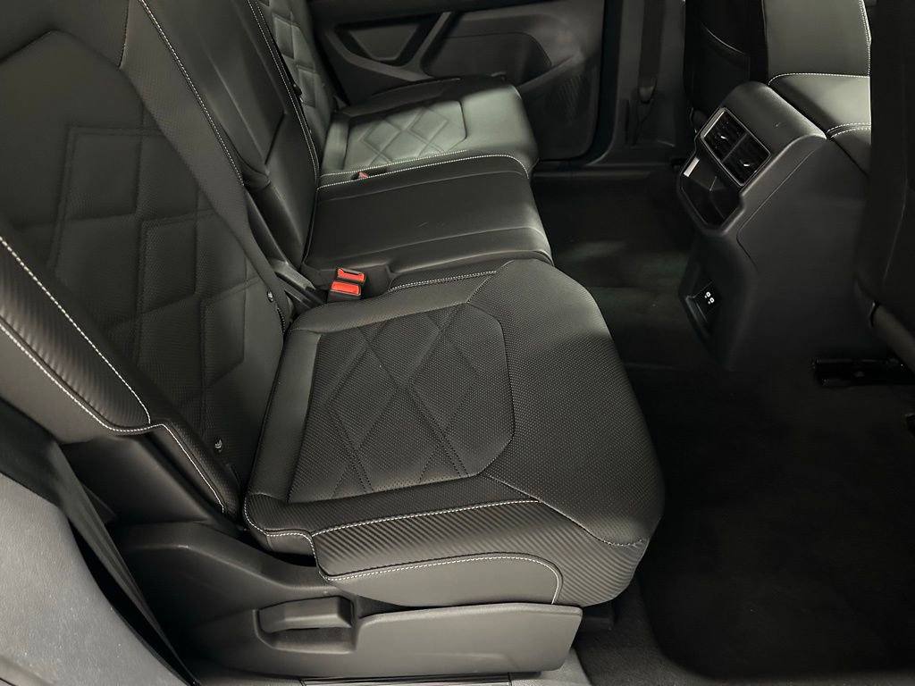 Used 2025 Volkswagen Atlas Cross Sport SE image 56