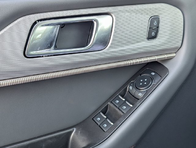 New 2026 Ford Explorer Active RWD image 18