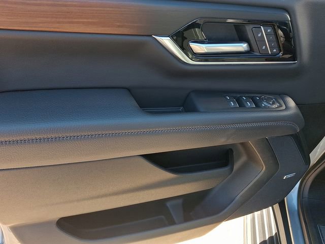 Used 2025 GMC Yukon XL Denali image 12