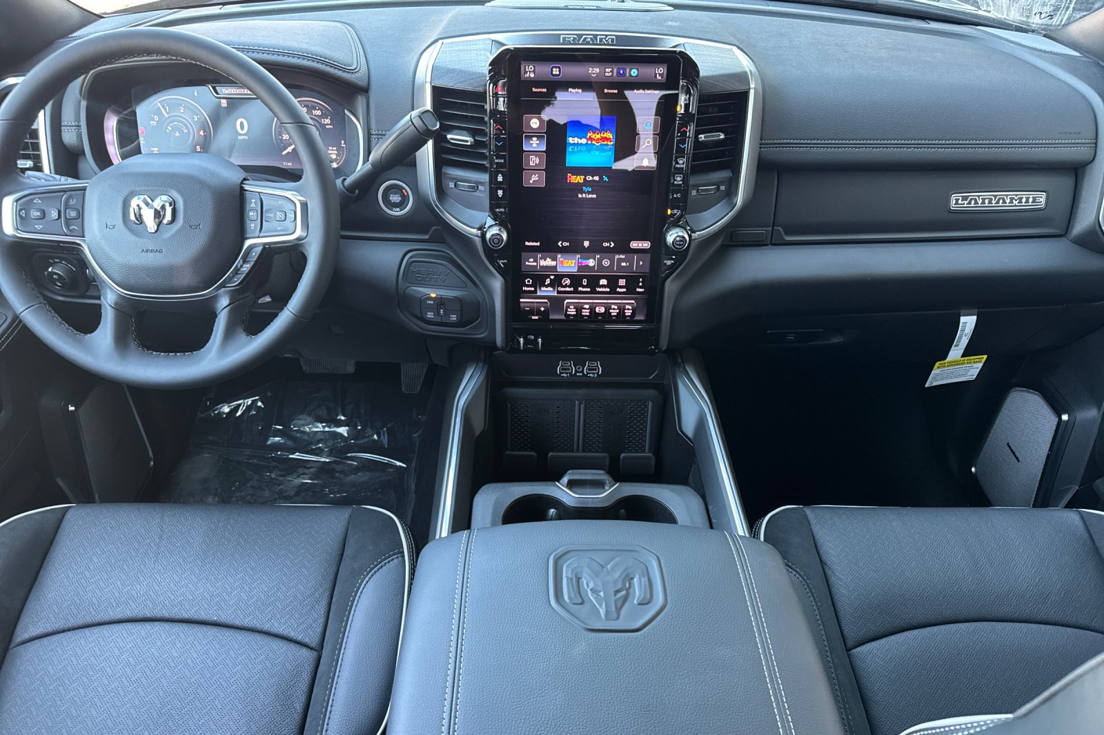New 2027 RAM 3500 Laramie AWD/4WD image 12