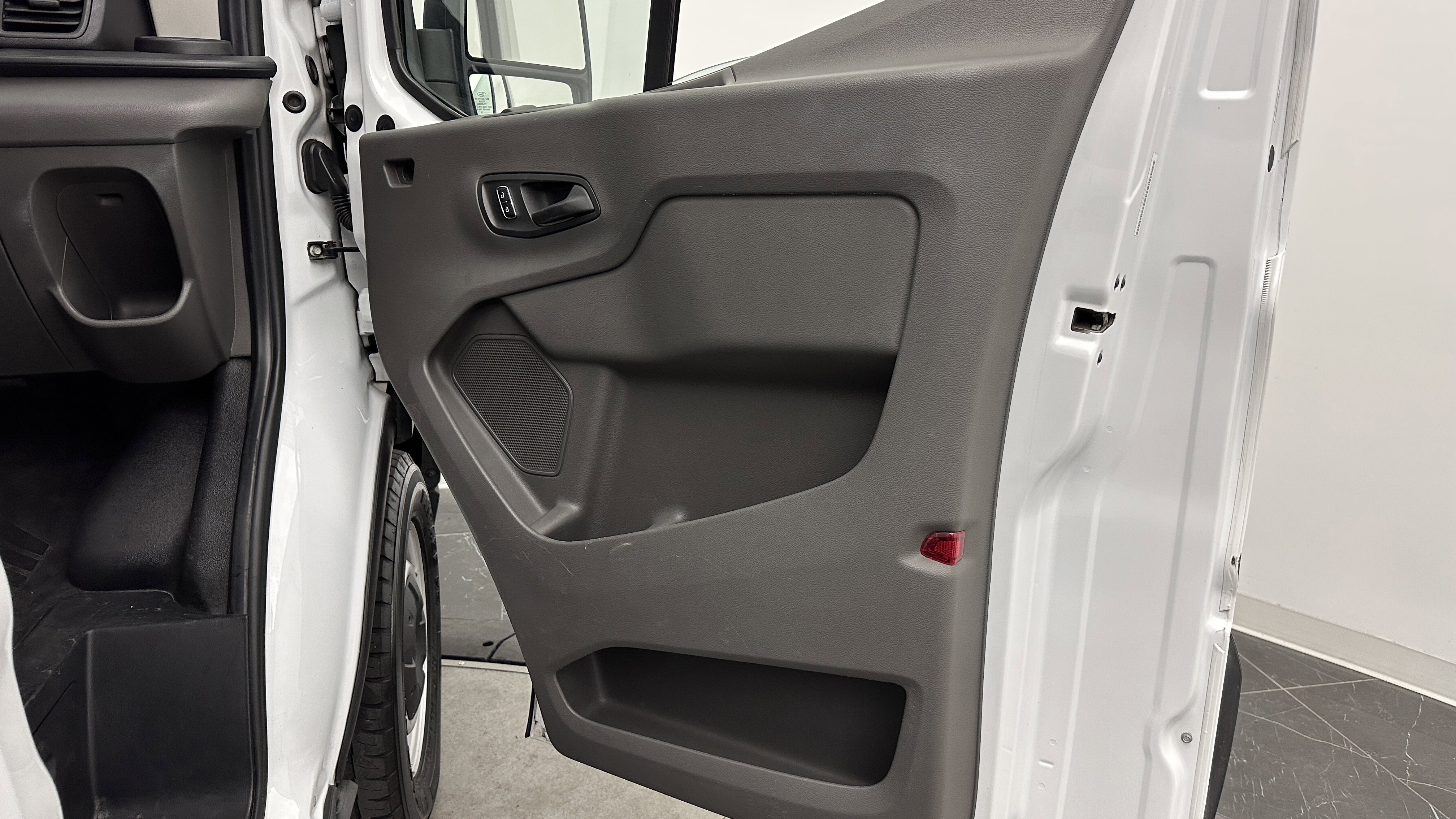 Used 2023 Ford Transit 250 Medium Roof w/ Load Area Protection Package RWD image 26