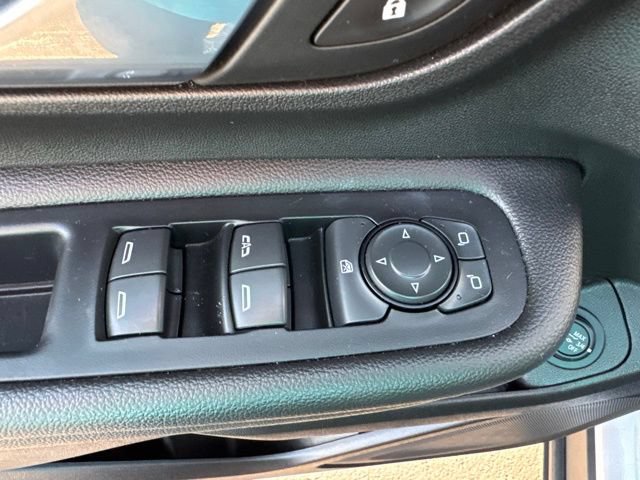Used 2022 GMC Terrain SLT w/ Tech Package AWD/4WD image 9