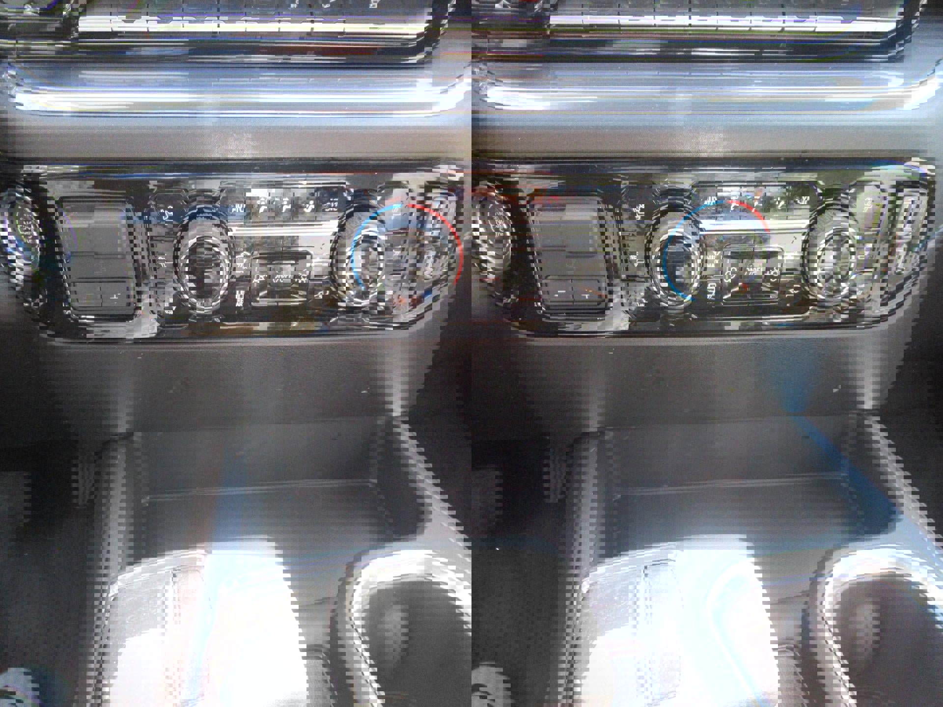 Certified 2024 Chevrolet Silverado 1500 High Country w/ Technology Package image 12