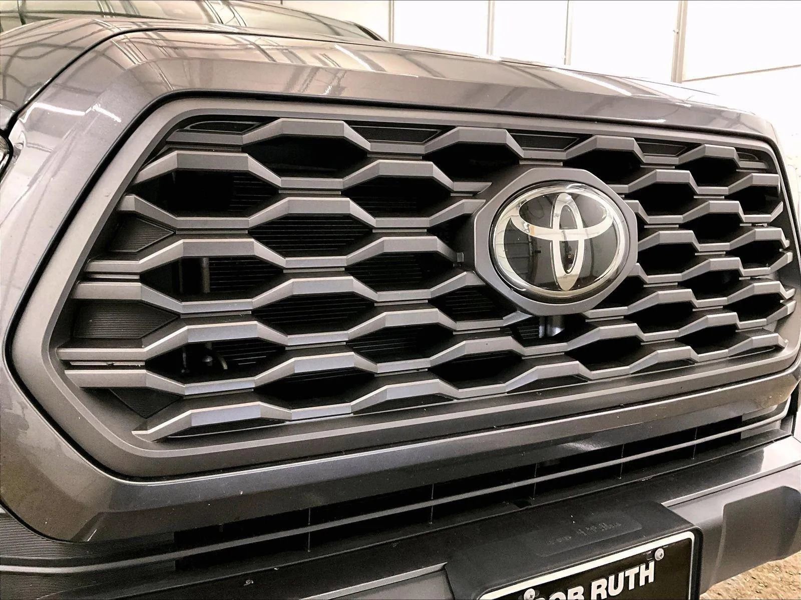 Used 2022 Toyota Tacoma TRD Off-Road w/ Technology Package AWD/4WD image 29