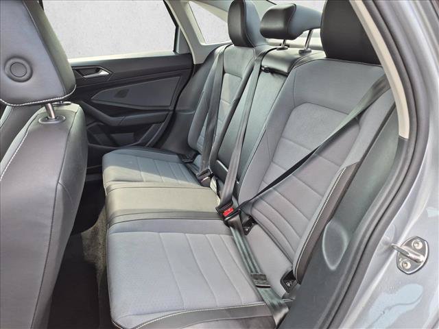 Used 2025 Volkswagen Jetta SE FWD image 17