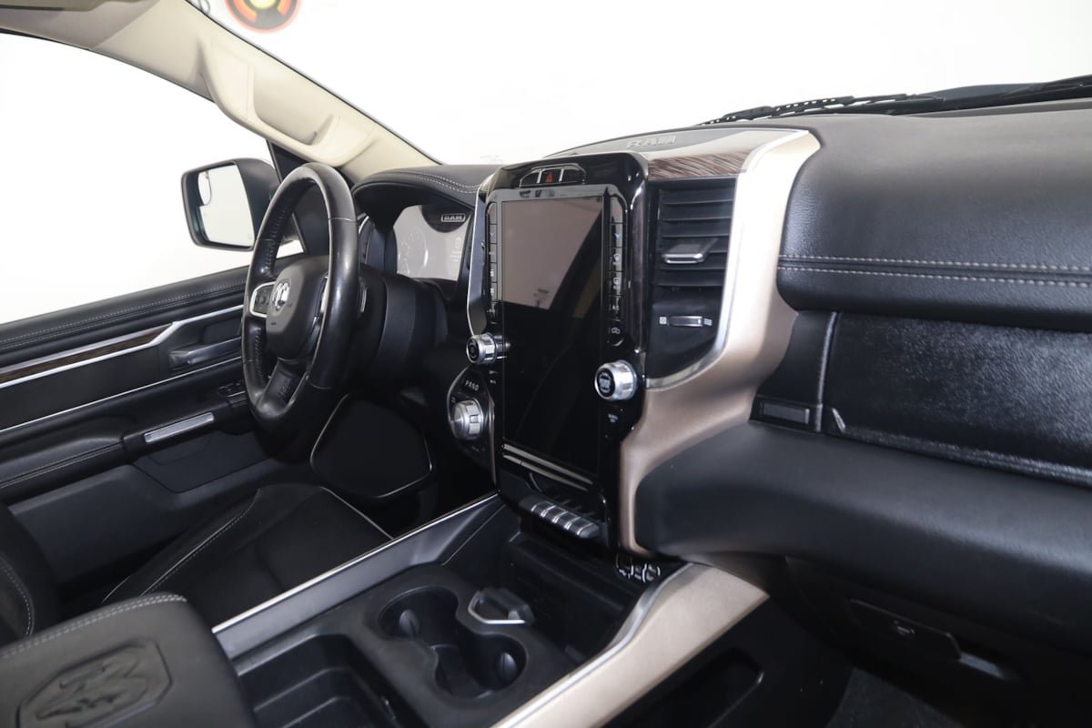 Used 2020 RAM 1500 Laramie AWD/4WD image 43