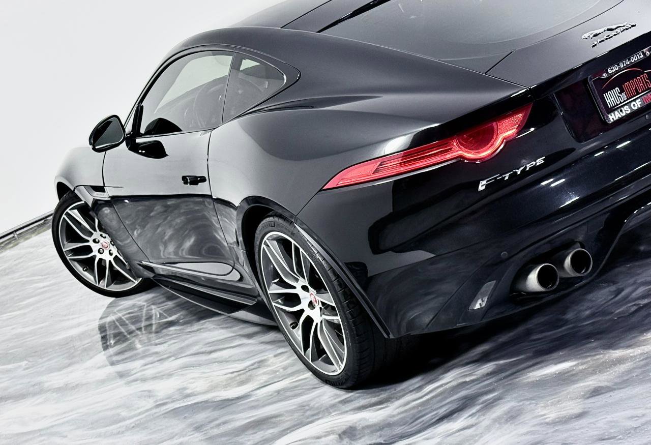 Used 2017 Jaguar F-TYPE R image 13