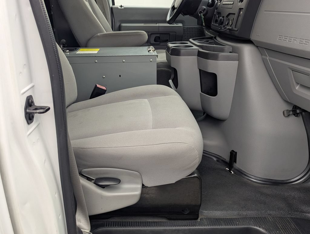 Used 2014 Ford E-150 and Econoline 150 w/ Power Group RWD image 21