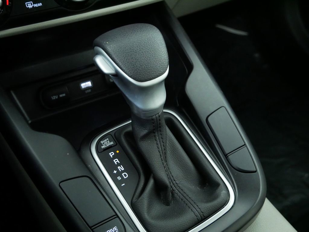 Certified 2025 Kia Soul LX FWD image 31