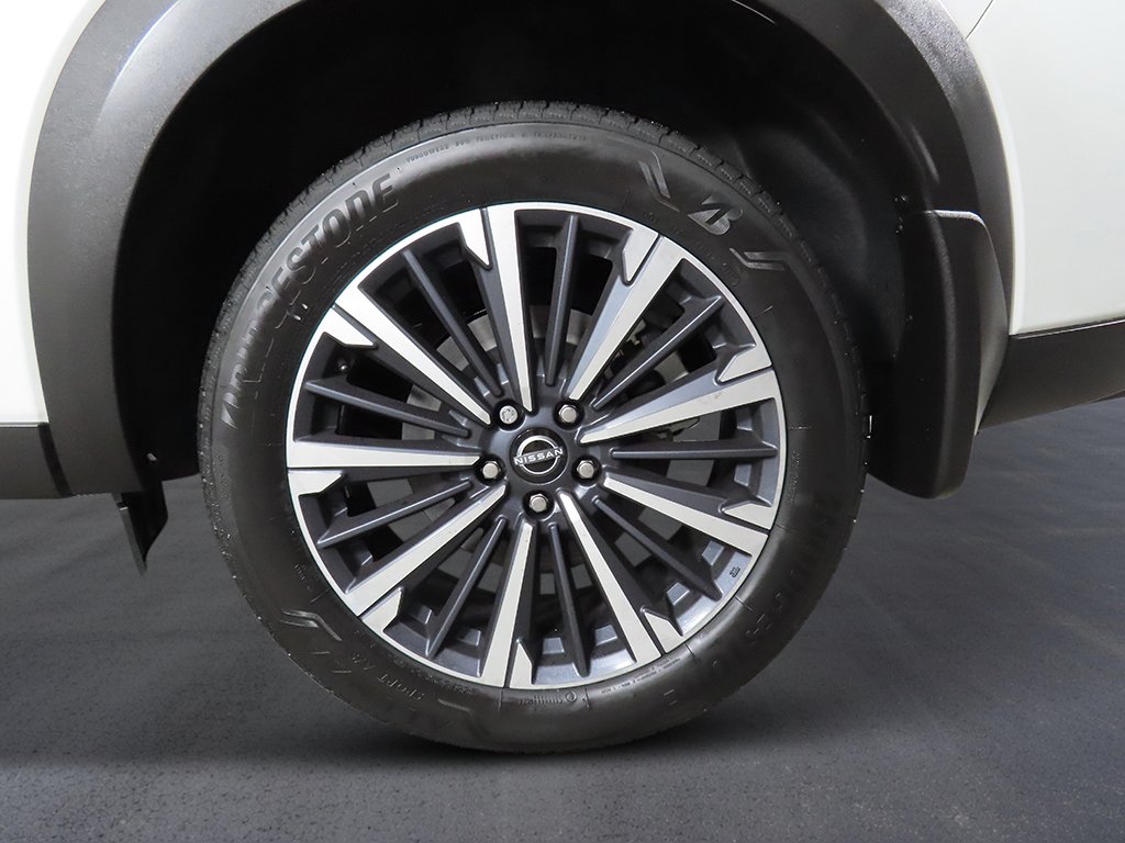 New 2026 Nissan Pathfinder Platinum AWD/4WD image 9