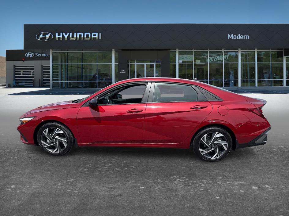 Used 2025 Hyundai Elantra Sport image 5
