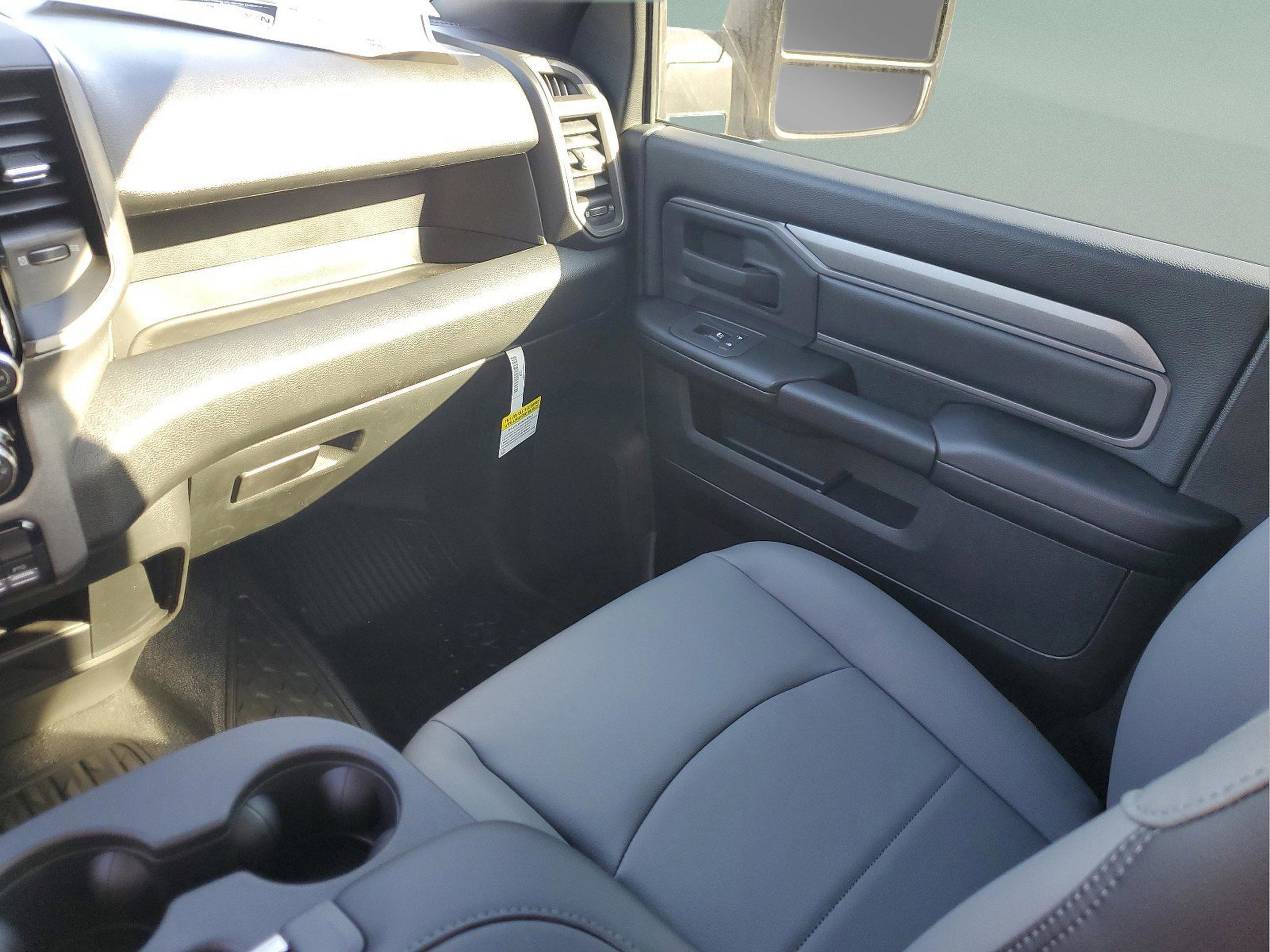 New 2026 RAM 5500 Tradesman w/ Chrome Appearance Group image 27