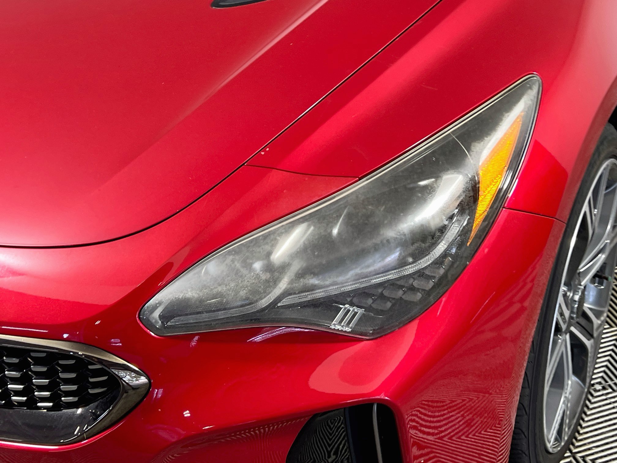Used 2018 Kia Stinger GT1 RWD image 12