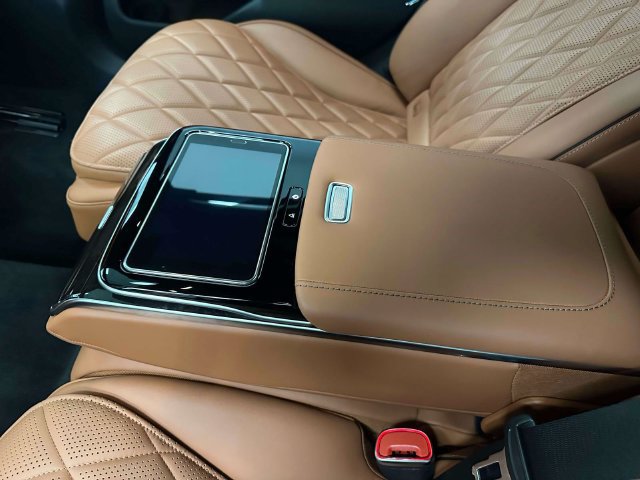 Used 2022 Mercedes-Benz S 580 4MATIC Sedan w/ Rear Seat Package image 34