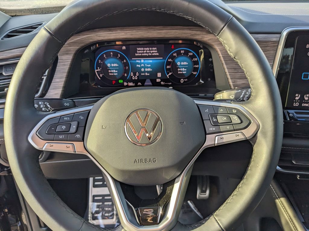 Used 2025 Volkswagen Atlas SEL Premium R-Line image 28