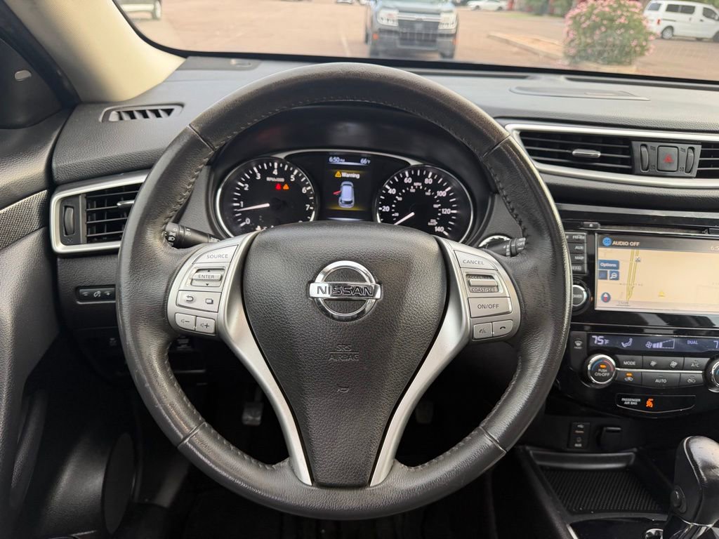 Used 2015 Nissan Rogue SL w/ SL Premium Package image 29