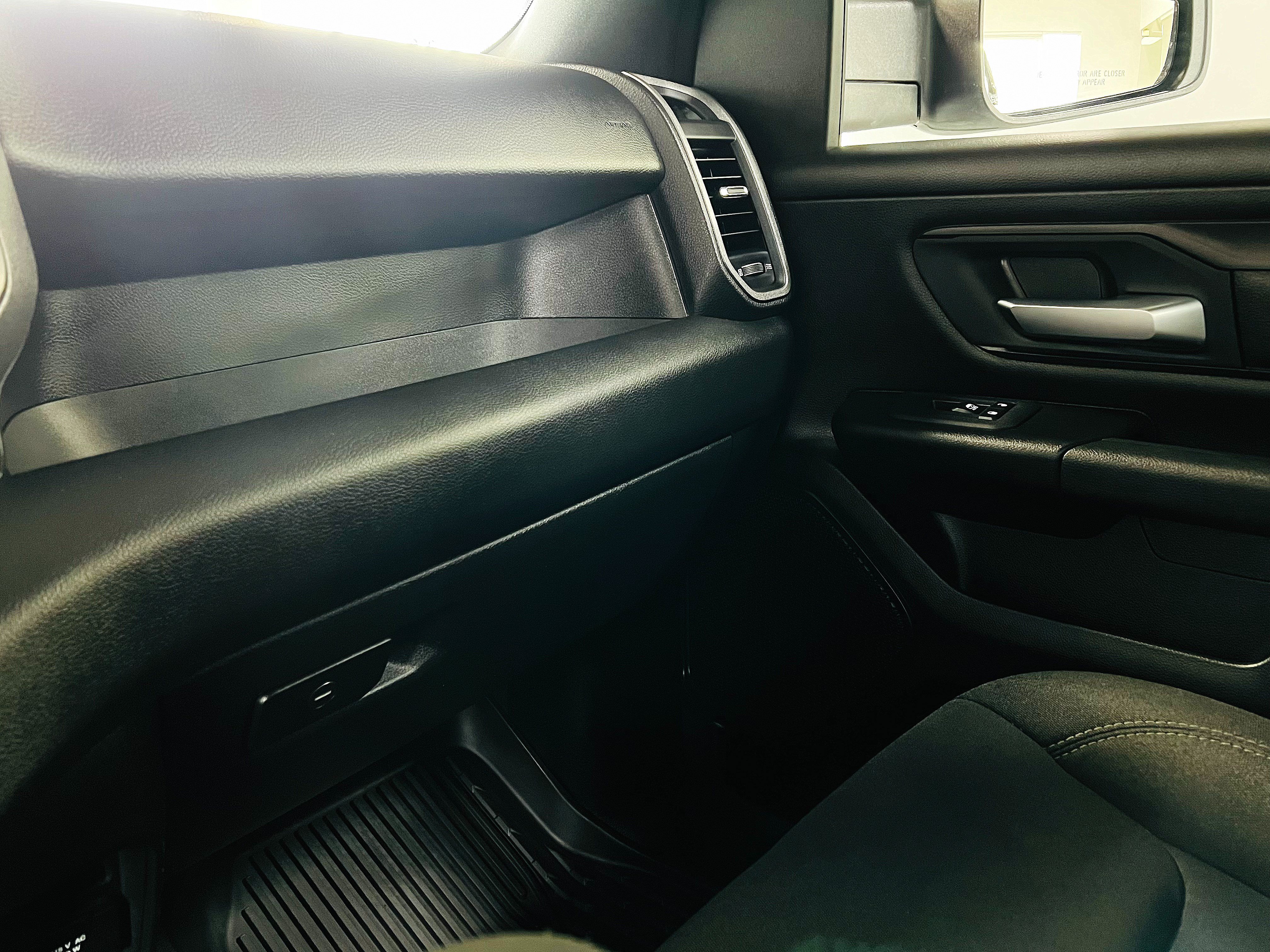 Used 2025 RAM 1500 Warlock AWD/4WD image 16