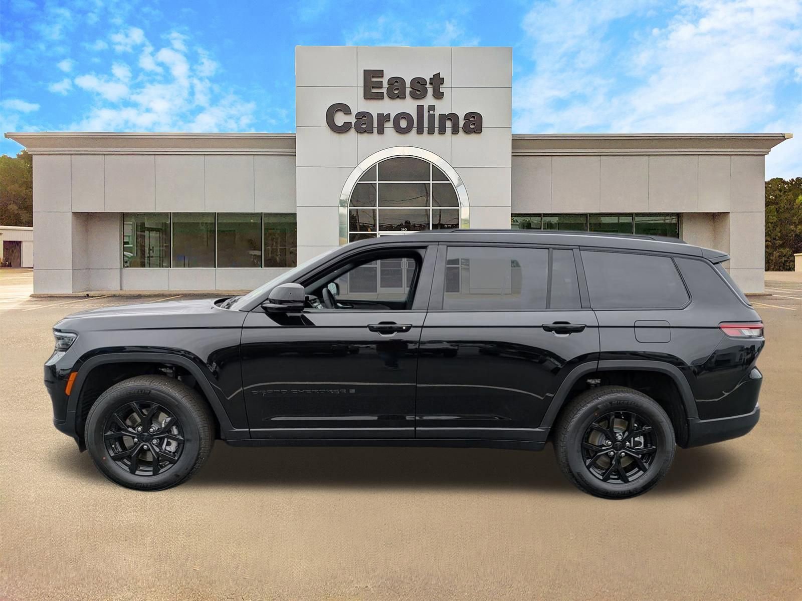 Used 2025 Jeep Grand Cherokee L Altitude RWD image 6