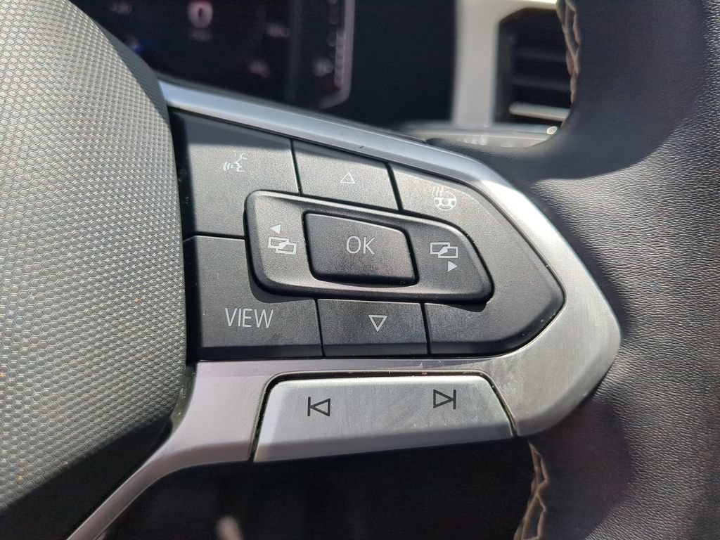 Certified 2023 Volkswagen Atlas Cross Sport SEL AWD/4WD image 32