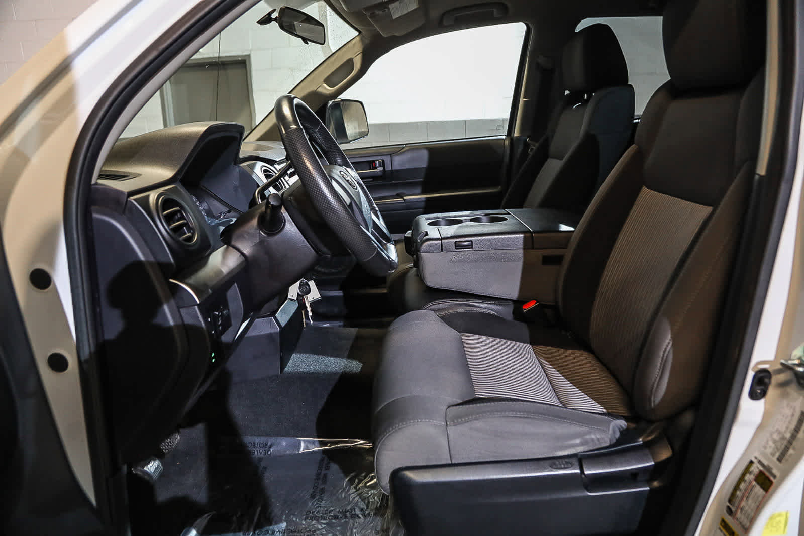 Certified 2017 Toyota Tundra SR image 17