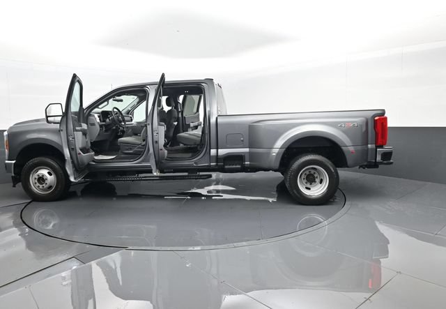 Used 2024 Ford F350 XLT AWD/4WD image 29