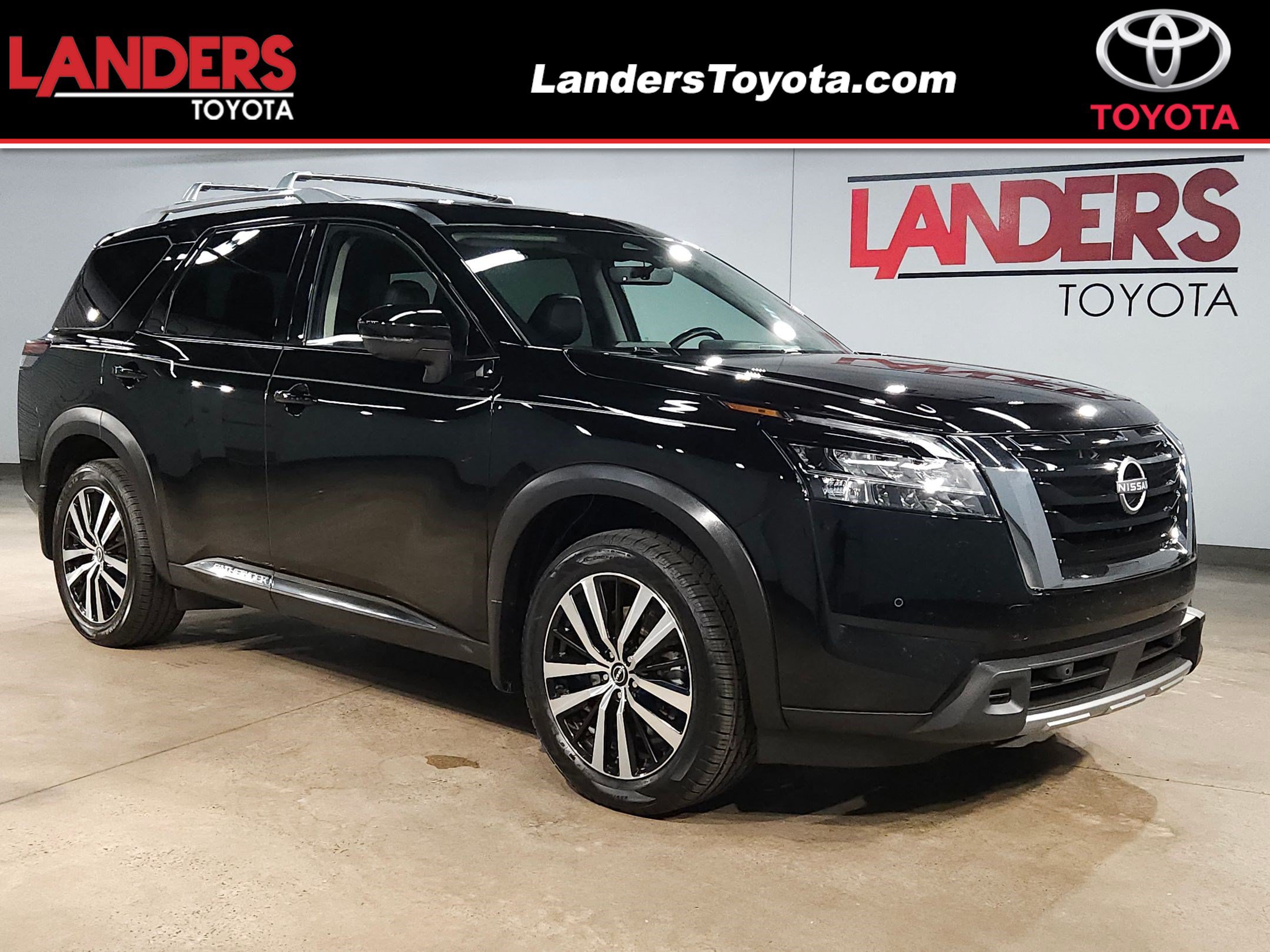 Used 2024 Nissan Pathfinder Platinum w/ Cargo Package