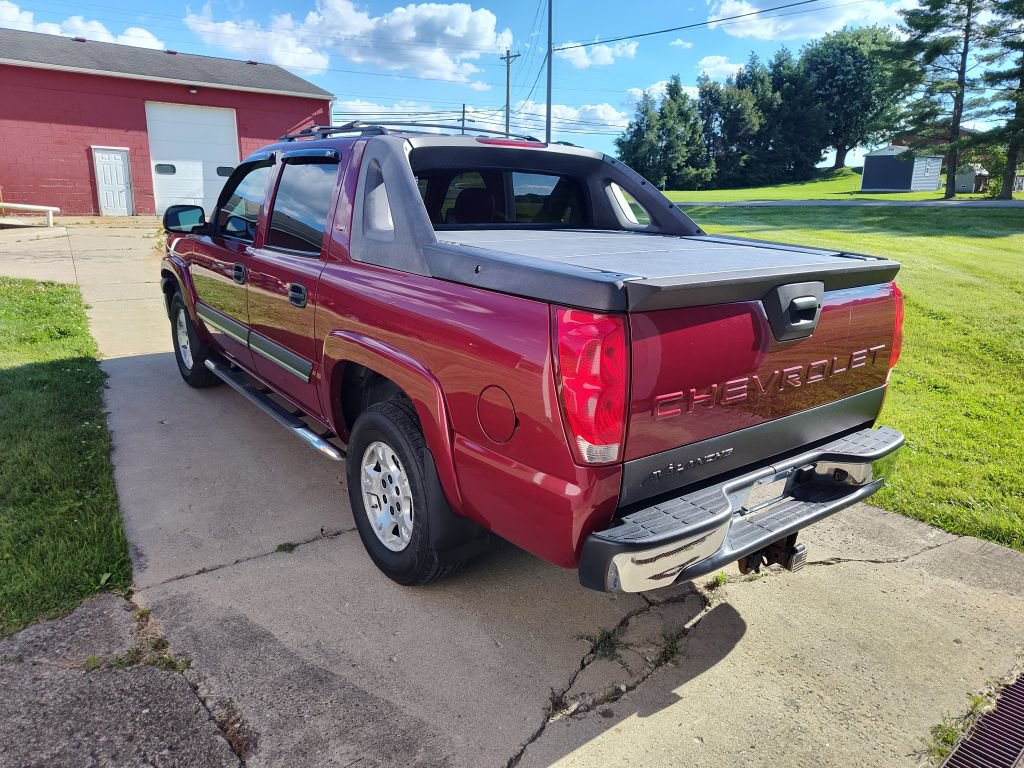 Used 2006 Chevrolet Avalanche Z71 w/ Sun And Sound Package AWD/4WD image 2