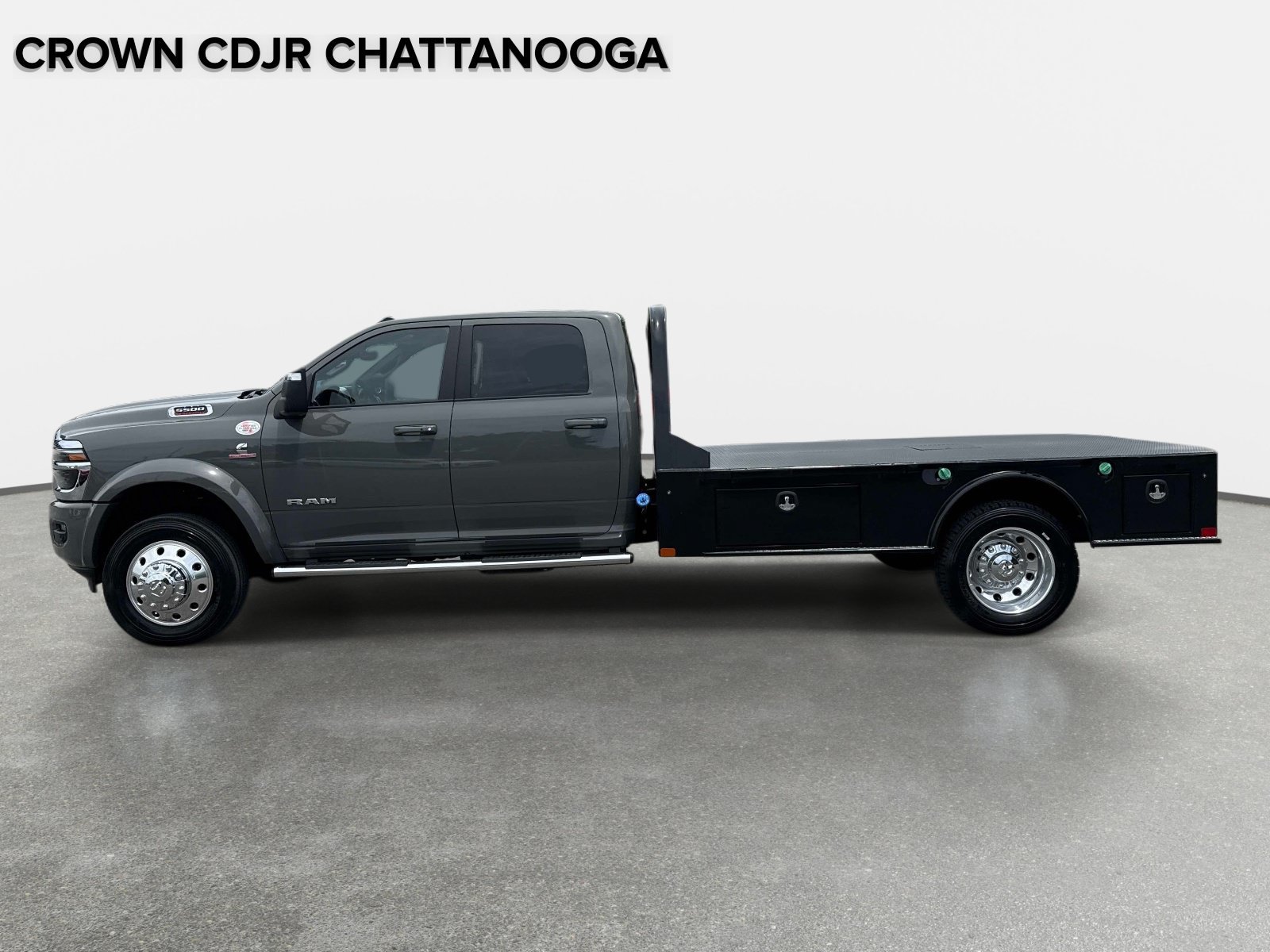 Used 2026 RAM 5500 4x4 Crew Cab w/ Laramie Trim Package image 7