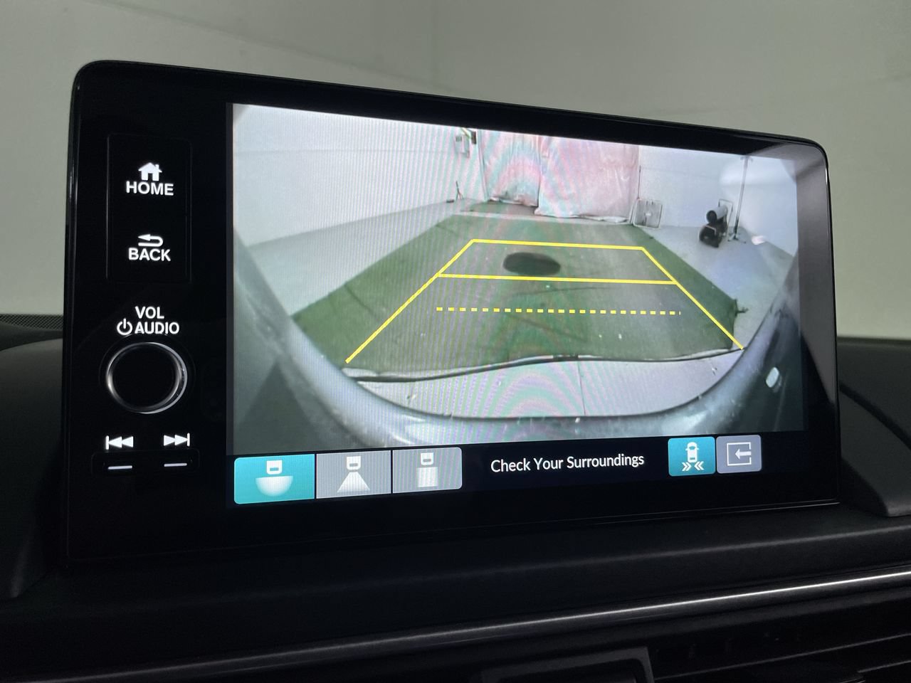 Used 2025 Honda Pilot Touring image 17