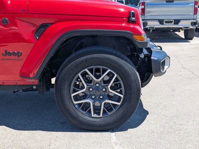 Used 2025 Jeep Wrangler Unlimited Sahara AWD/4WD image 11