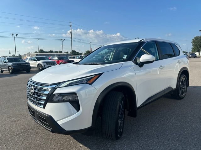 Used 2026 Nissan Rogue SV FWD image 29