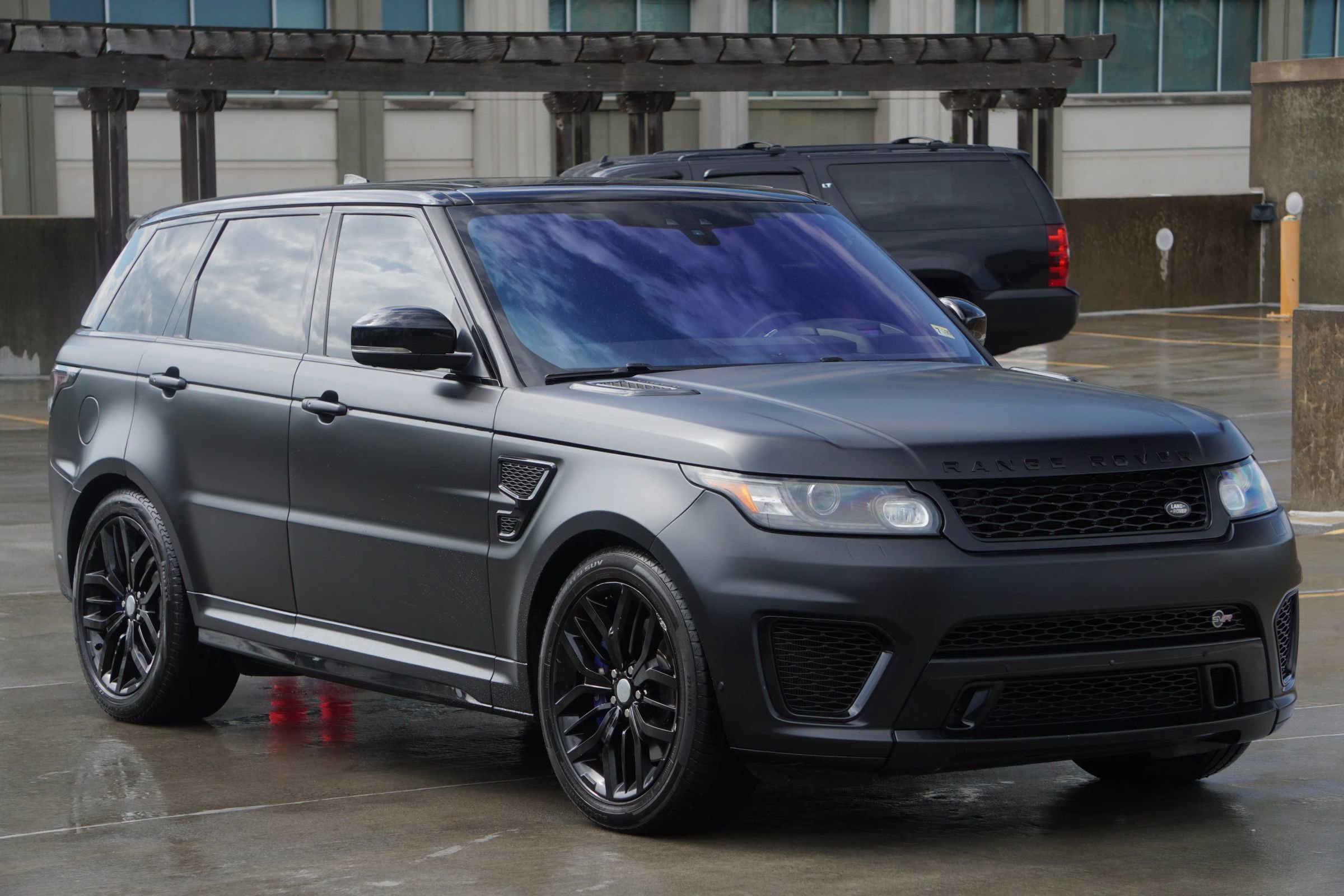 Used 2017 Land Rover Range Rover Sport SVR image 35