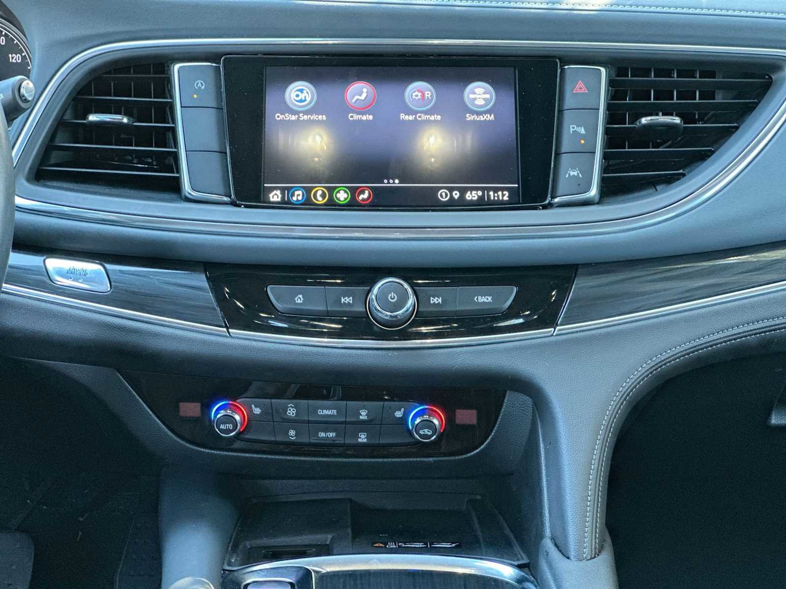 Used 2024 Buick Enclave Essence image 26