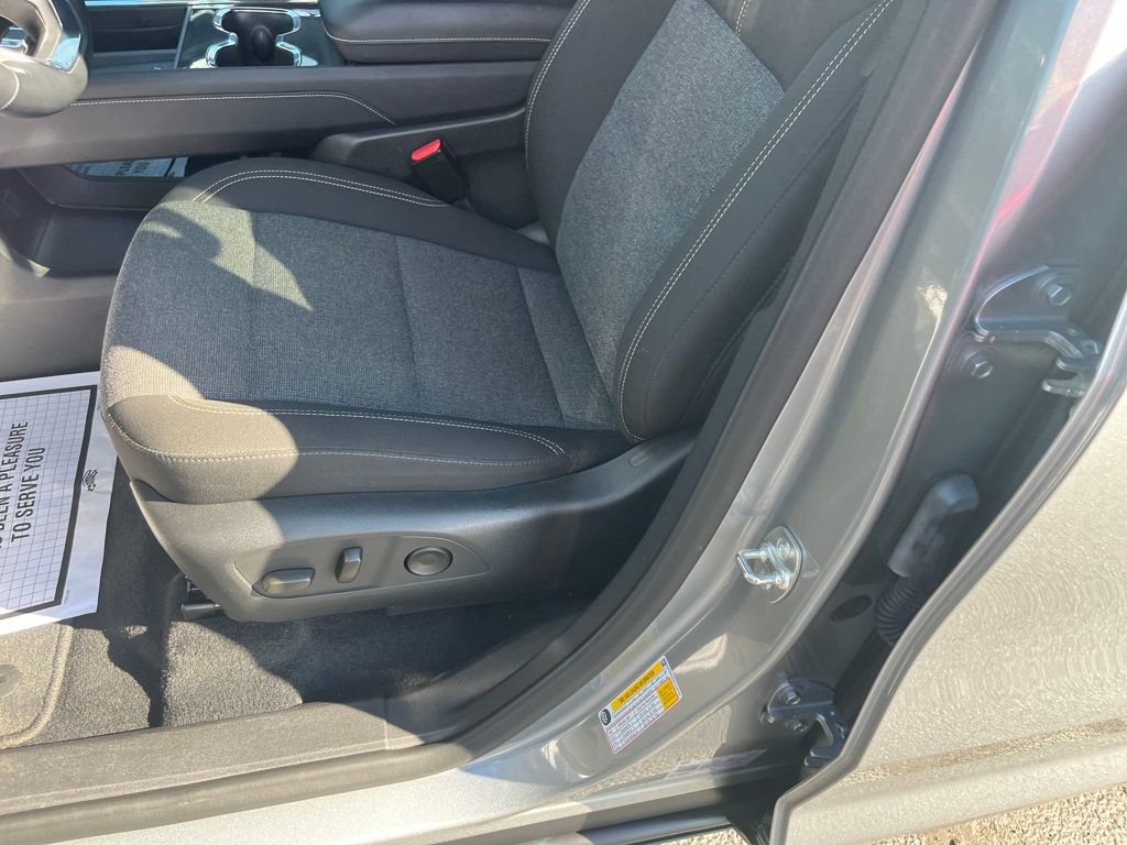 Used 2025 GMC Acadia Elevation image 20