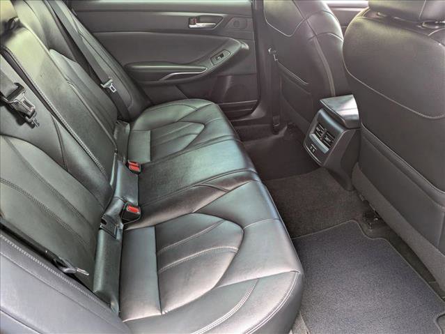 Used 2019 Toyota Avalon XLE FWD image 18