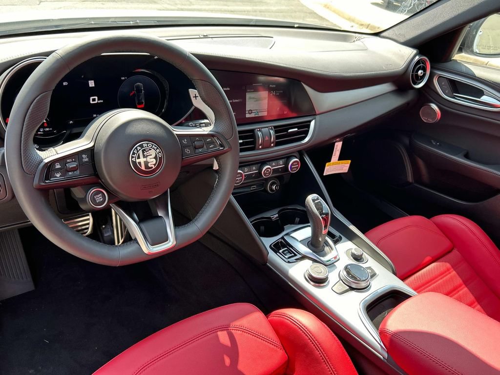 New 2025 Alfa Romeo Giulia AWD image 22