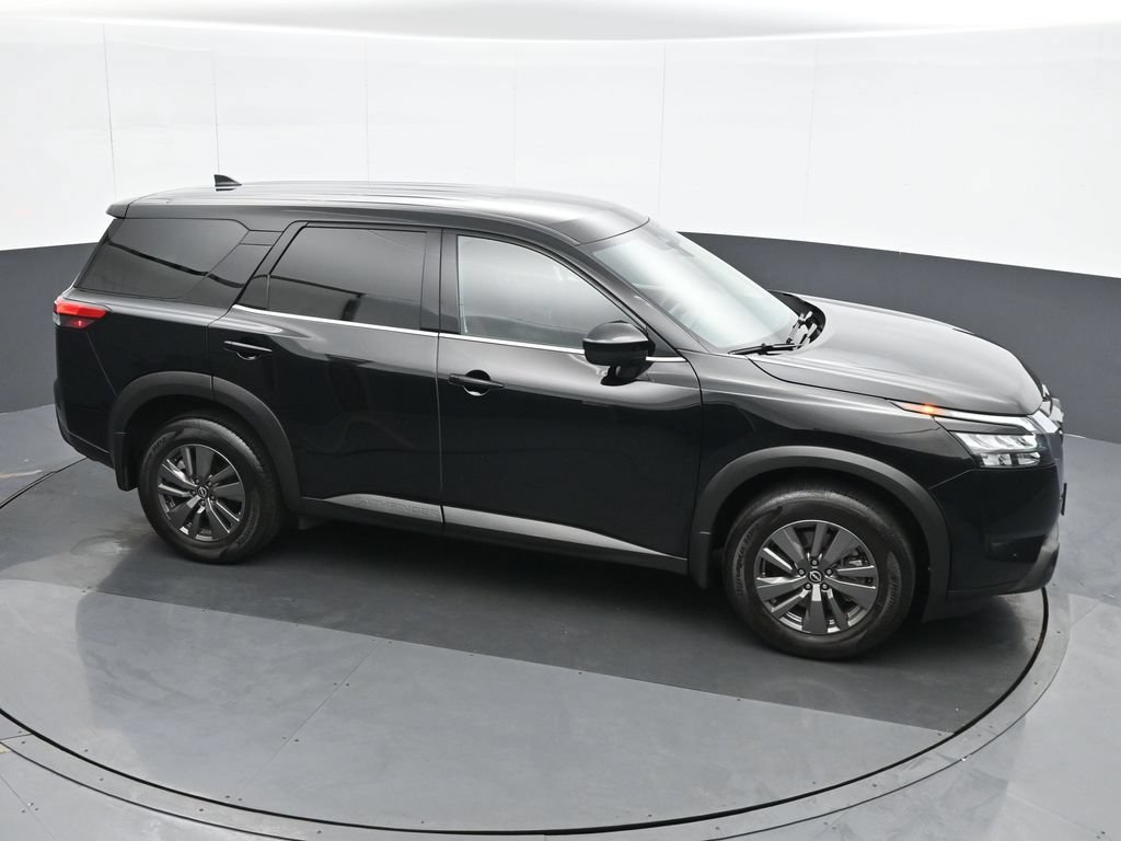 Used 2025 Nissan Pathfinder S AWD/4WD image 23