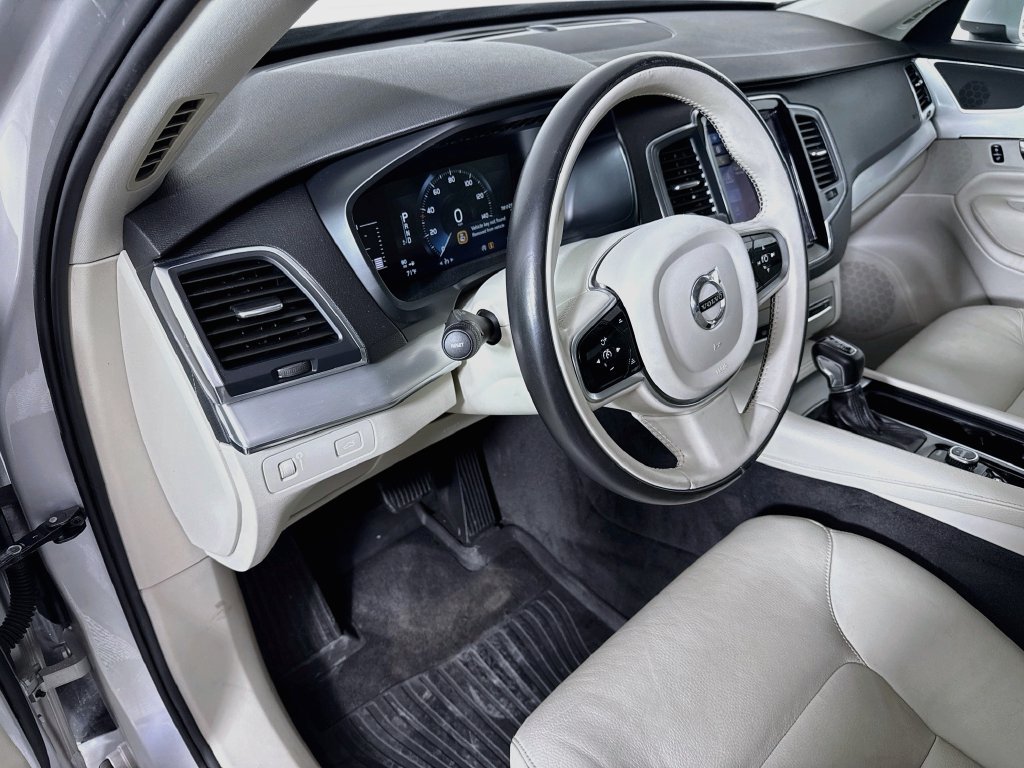Used 2017 Volvo XC90 T5 Momentum w/ Vision Package FWD image 9